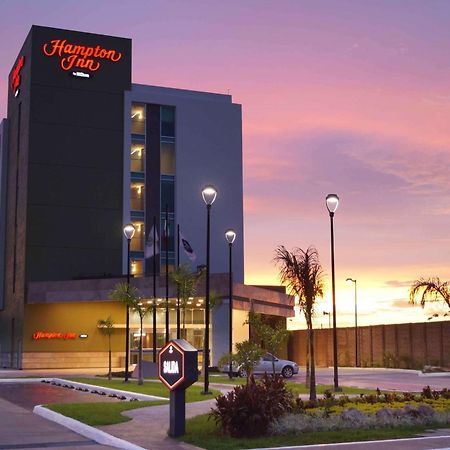 Hampton Inn By Hilton Mérida Exteriör bild