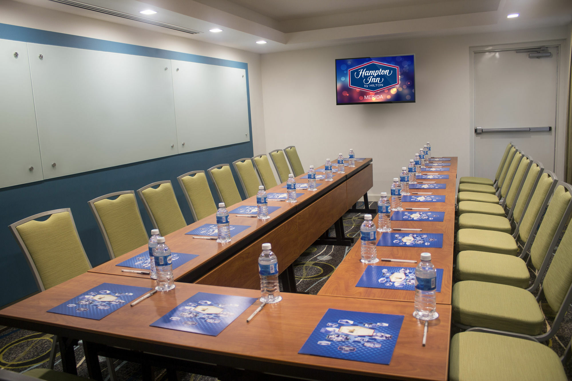 Hampton Inn By Hilton Mérida Exteriör bild