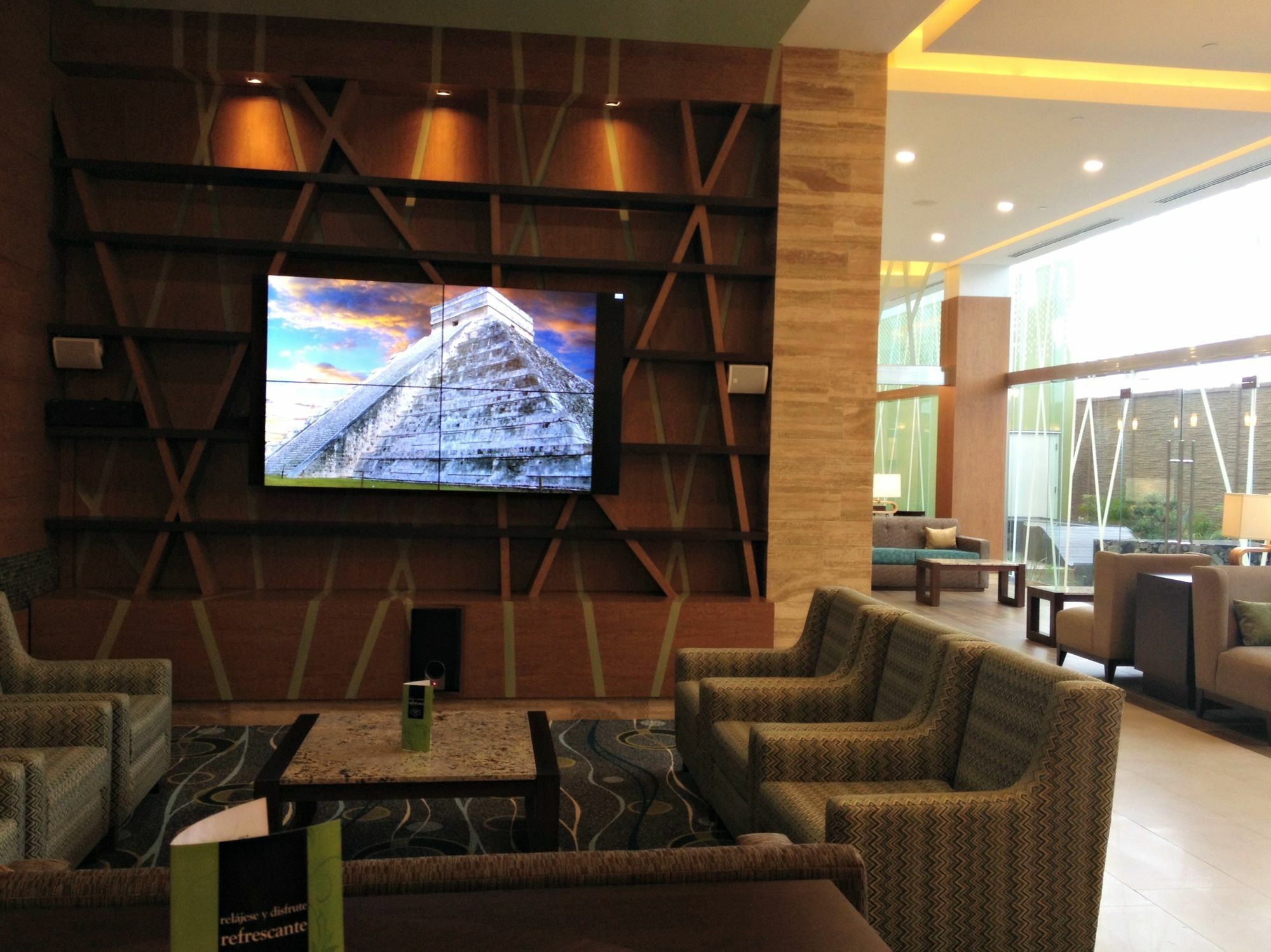 Hampton Inn By Hilton Mérida Exteriör bild